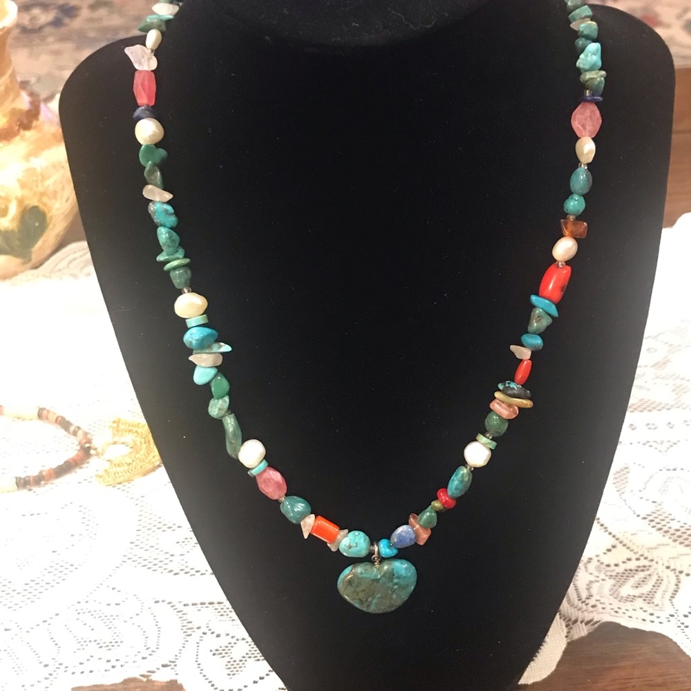 VINTAGE 1980s TURQUOISE NECKLACE WITH HEART DROP. - Picture 2 of 11